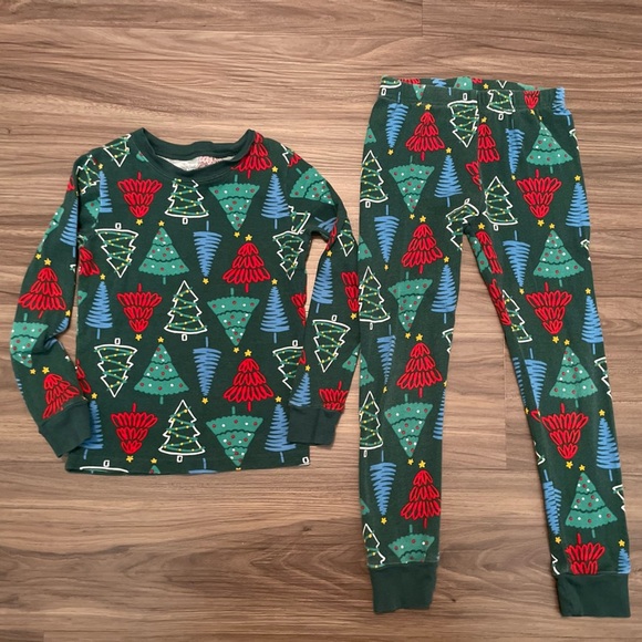 Carter's Green and Red Tree Print Kids Pajamas size 6 - Picture 1 of 6